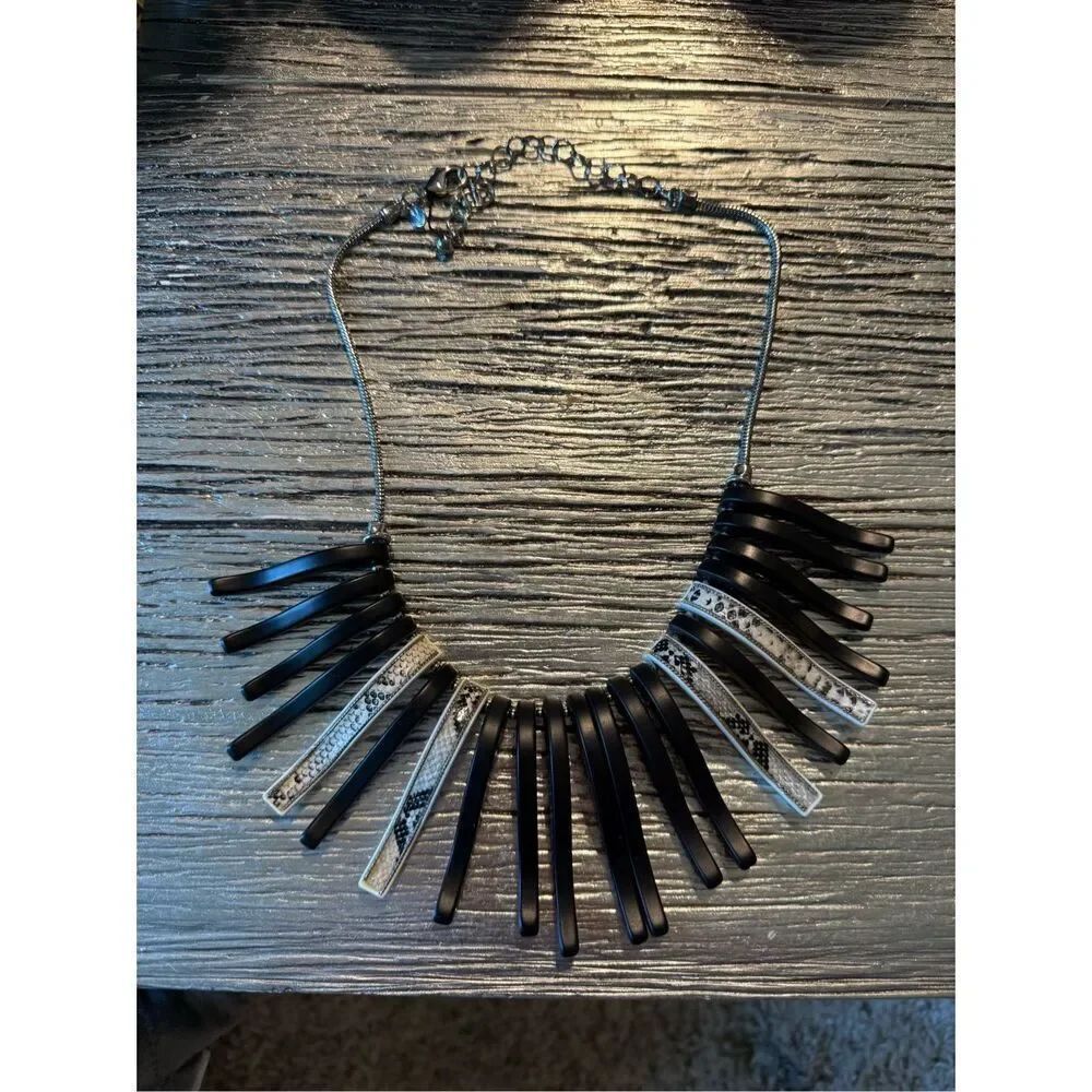 Chico’s Black White Animal Print Bib Necklace O/S EUC
